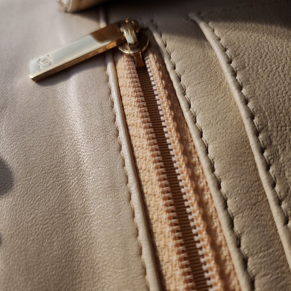 Chanel - Picture 6 of 12